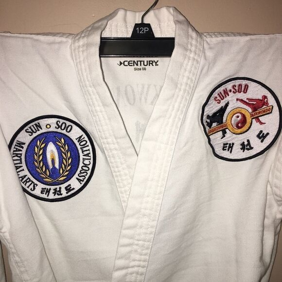 Kids Century Karate Martial Arts Uniform Small - Picture 2 of 5